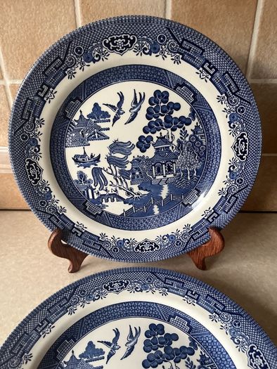 2 Churchill England 2 Dinner Willow plates 10.4"