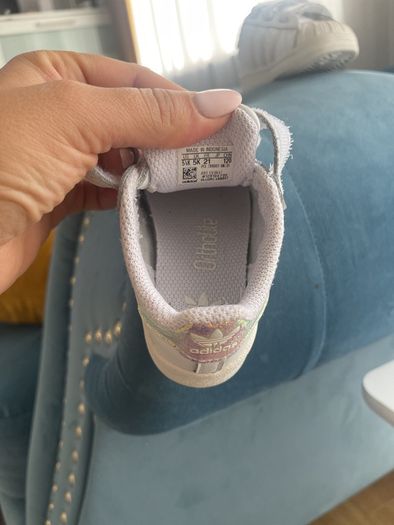 Adidas girl shoes size uk 5