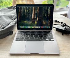 MacBook Air 13" 2020 4-Core Intel i7, very good condition