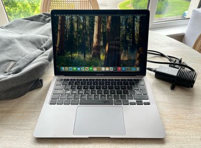 MacBook Air 13" 2020 Quad Core i7, very good condition