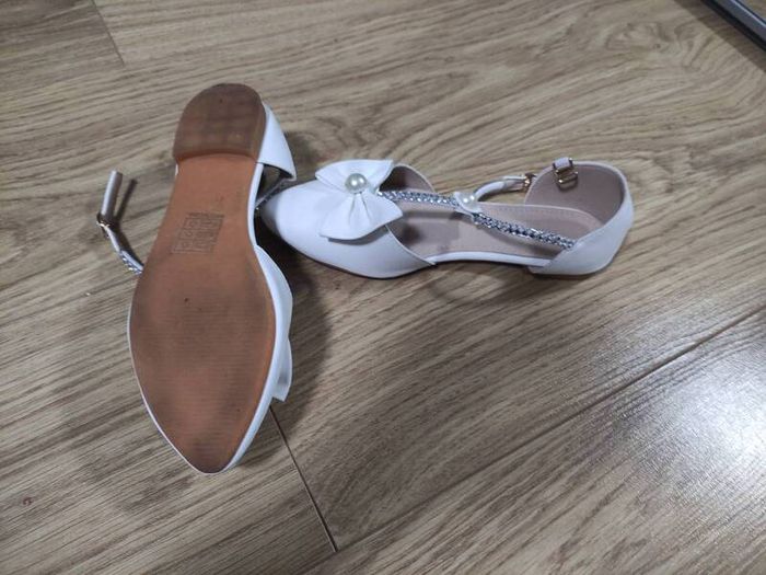 White shoes size34