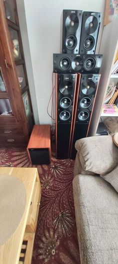 Speakers JAMO