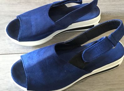 Toeless sandals canvas top foam bottom and sole size 3
