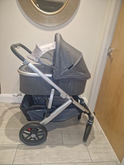 Amaizing  Condition Uppababy Vista  V2 travwl system