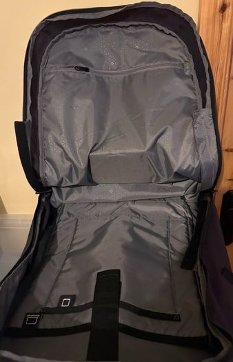 Samsonite travel bag - can be used as wheelie bag or worn as backpack
