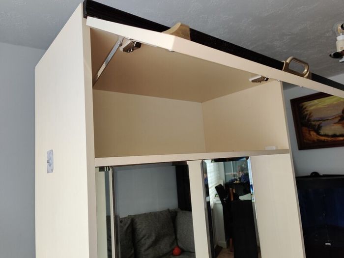Vintage Dressing Cabinet  Vanity Unit with Triple Mirror & Built In Lights