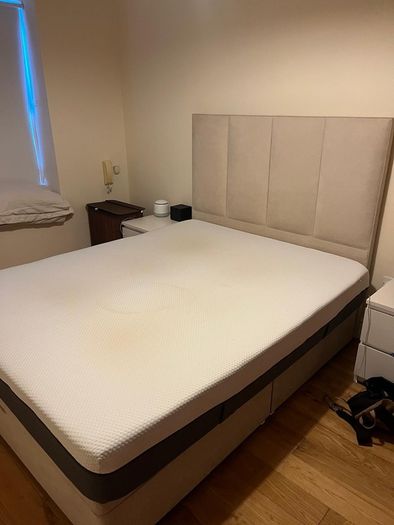 king size bed with ottoman