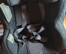 Child car seat with isofix