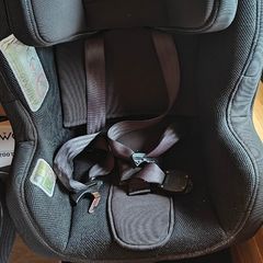 Child car seat with isofix