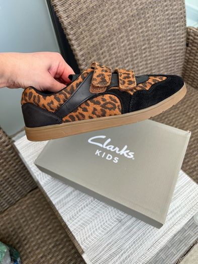 New Clark's Girls shoes, Size 2,5 UK, 35 EU.