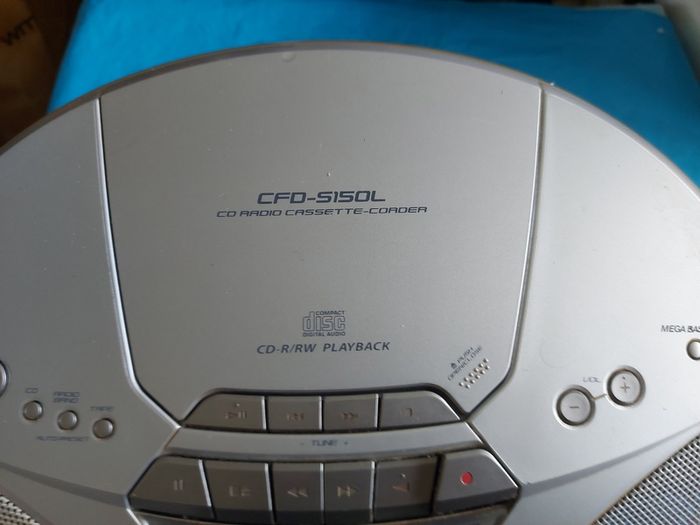 SONY CFD-S15OL CD Radio Cassette-Corder, in excellent cosmetic condition