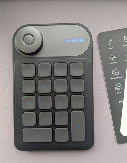 HUION Keydial Mini K20 Bluetooth Remote Keyboard