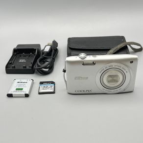 Nikon Coolpix S3300 16MP Digital Camera Silver - Full Kit