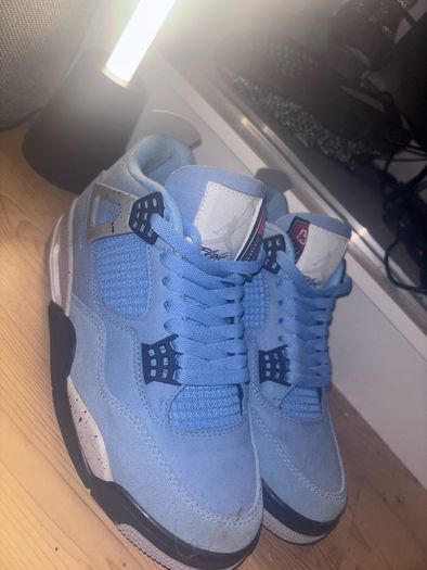 Jordan 4s