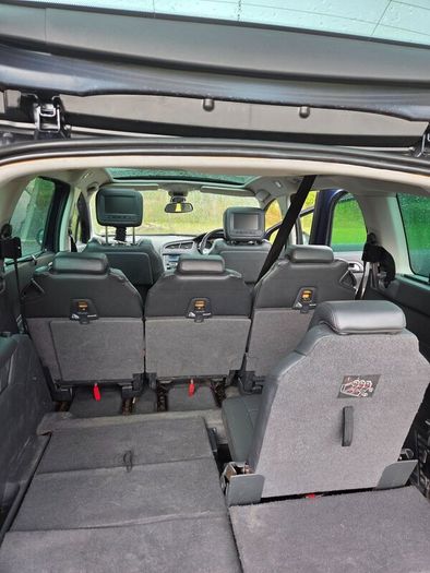 Peugeot 5008 2016 excellent family car