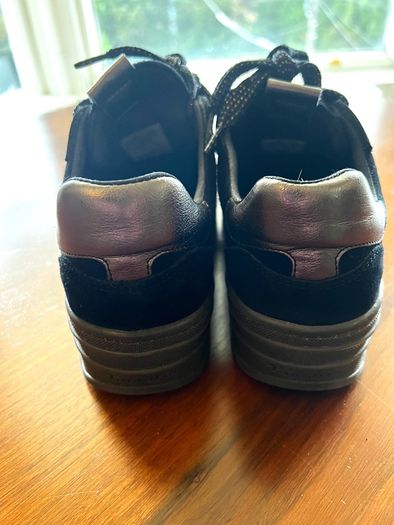 Fab TAMARIS Black Suede FlatForm trainers SIZE 39