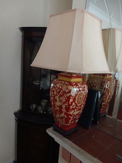 2 Matching lamps