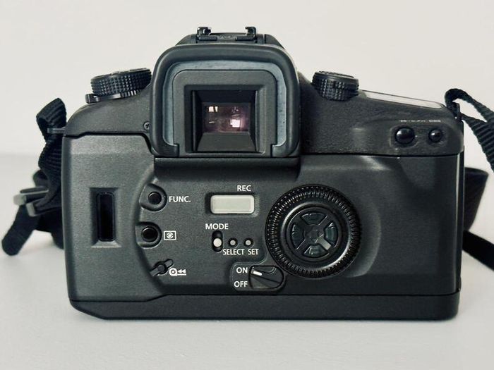 Canon EOS 30V 35mm Film Camera + Canon EF 28-80mm f/3.5-5.6 Lens