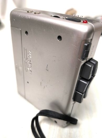 Sanyo Cassette Tape Player/Recorder + New Headphones