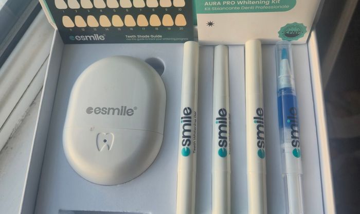 Esmile Aura Pro Teeth Whitening Kit