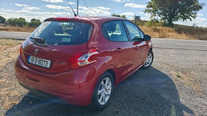 Peugeot 208 2015