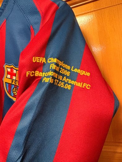 2006 Ronaldinho Barcelona Champions League Replica Retro Jersey