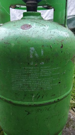 HVAC Refrigerant Recovery Set Up - Machine, pump, manifold and cylinder