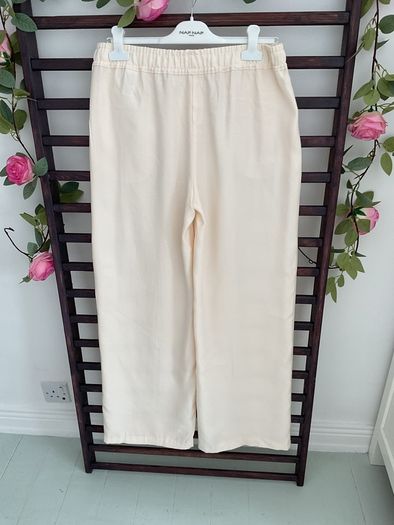 trousers Bnwt Zara cream wide leg trousers medium modal fabric