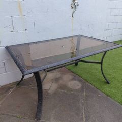 Glass top garden rattan table