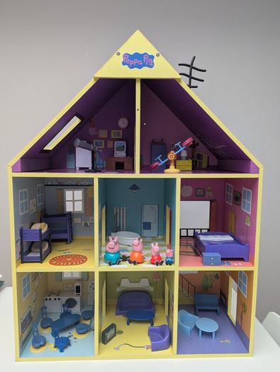Large Peppa Pig Wooden Playhouse Set with Figures & Accessories