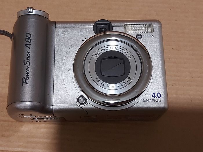 Canon PowerShot A80 Digital Camera, with carry case, working fine and in excellent condition
