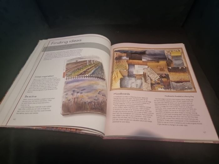 The Textile Artist: Layered Cloth: The Art of Fabric Manipulation (Paperback)