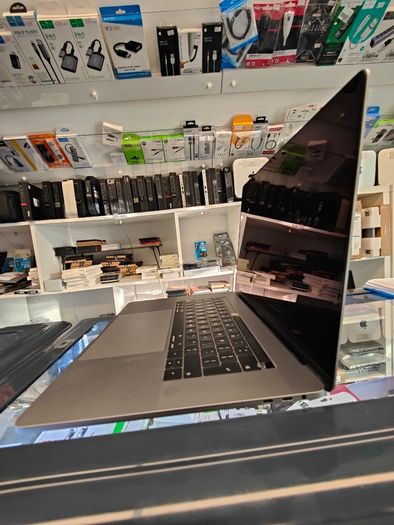 Apple MacBook Pro 15" A1990 2019 - Intel i7 16GB 500GB UHD Graphics 630 macOS Sequoia (New Battery, Cycle: 1)
