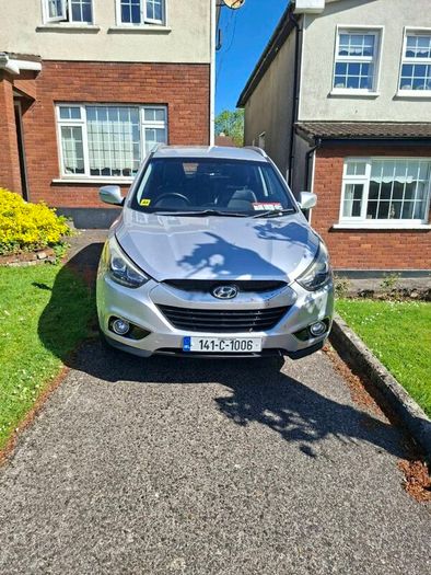 Hyundai x35 Executive