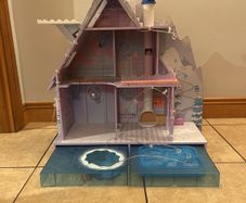 LOL winter dolls house