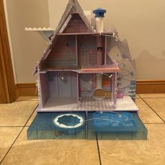 LOL winter dolls house