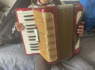 Vintage Hohner Student IV 48-Bass Piano Accordion with Hard Case