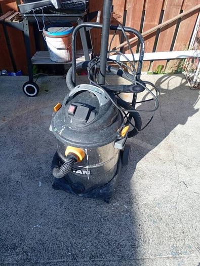 Industrial hoover