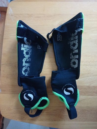 sondico shinguards size xs