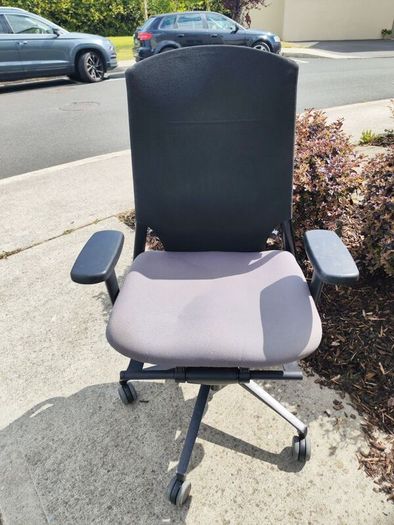 ergonomic office chair