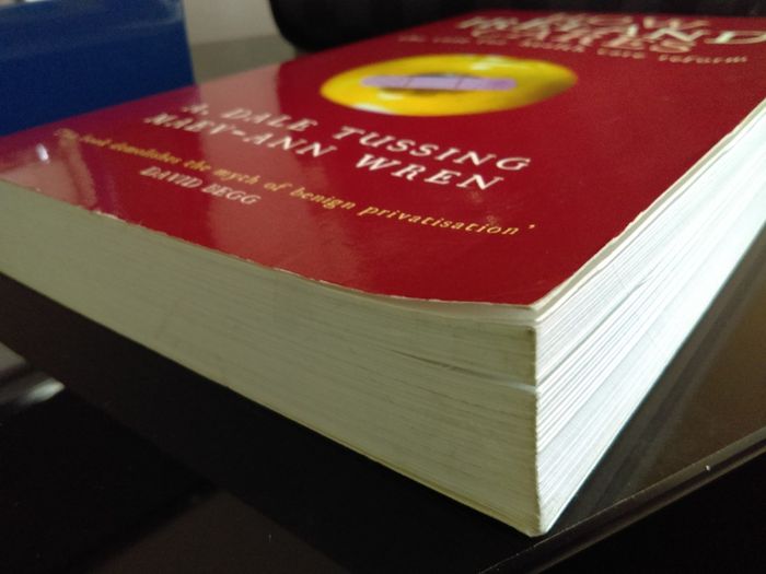 How Ireland Cares: The Case For Health Care Reform ! RRP 31 EURO !