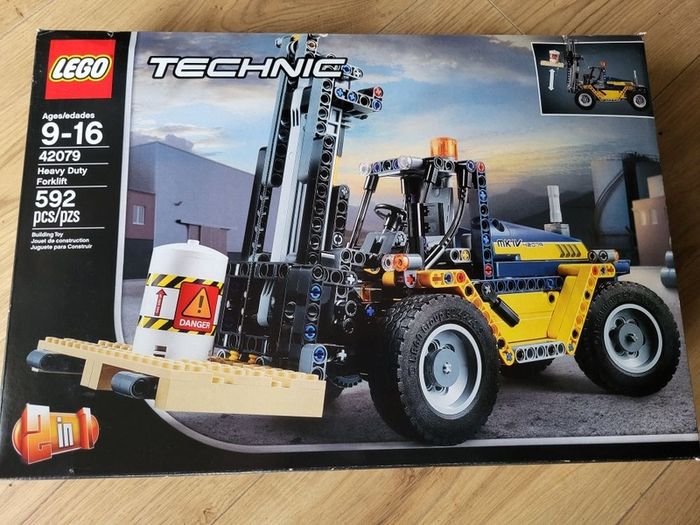 Lego Technic 42079 Heavy Duty Forklift