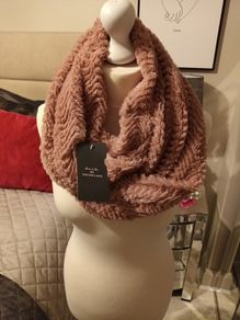 Luxury ladies scarf/cowl