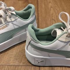 Puma Carina Street Trainers . Size UK 4