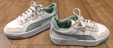 Puma Carina Street Trainers . Size UK 4