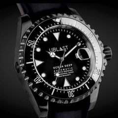 Divers watch