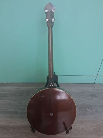 Vintage Ludwig Dixie tenor banjo .