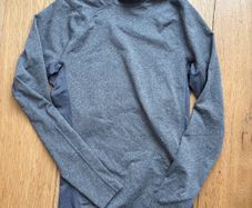 Men's Under Armour Top Size S & M