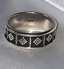 Pristine Vintage Sterling Silver Band Ring