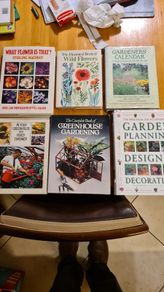 Gardning Books Large Volume Hardback And Paperback All In Good Condition. See Photos.